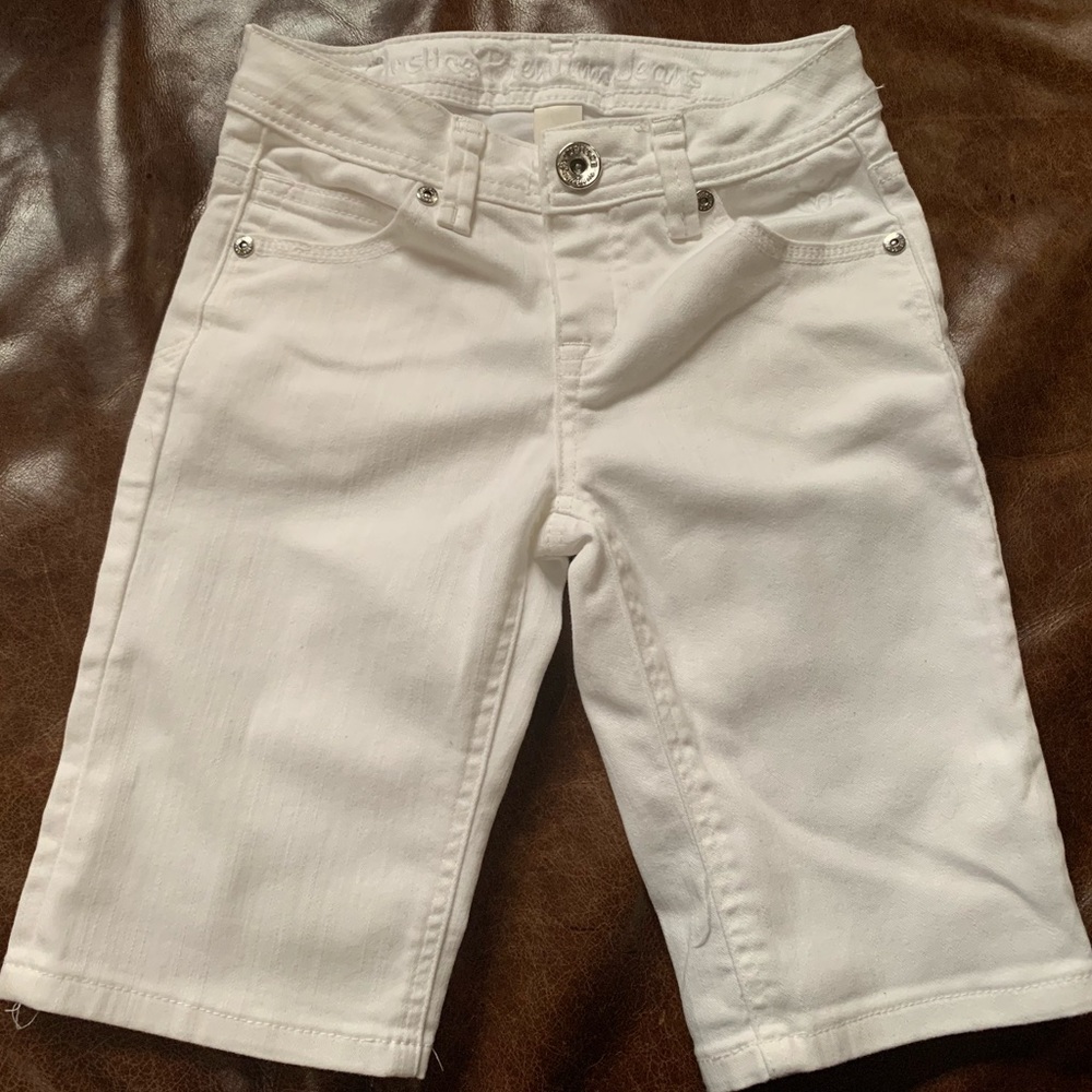 White justice jean shorts